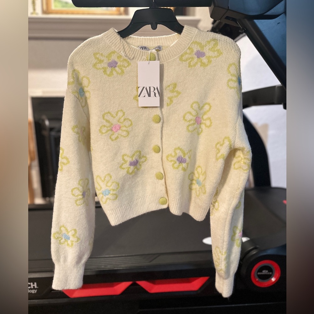 BNWT Zara Embroidered Knit Floral Cardigan